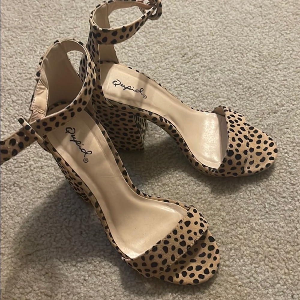 Heels - Picture 3 of 3